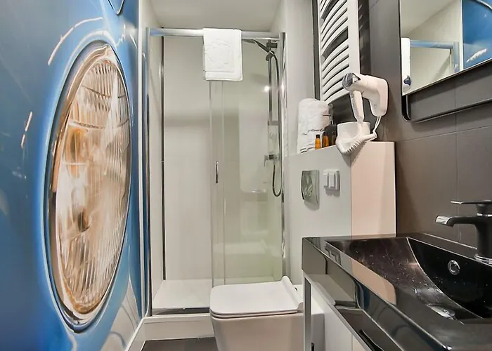 Saint Thomas Corner - By Upstairs 3*