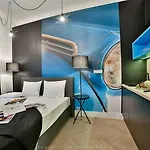 アパートホテル Saint Thomas Corner - By Upstairs 3*