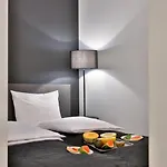 Saint Thomas Corner - By Upstairs クラクフ